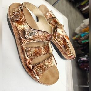 Helle MADE IN SPAINvelcro entry walking sandal silver/gold metallic leather41/10